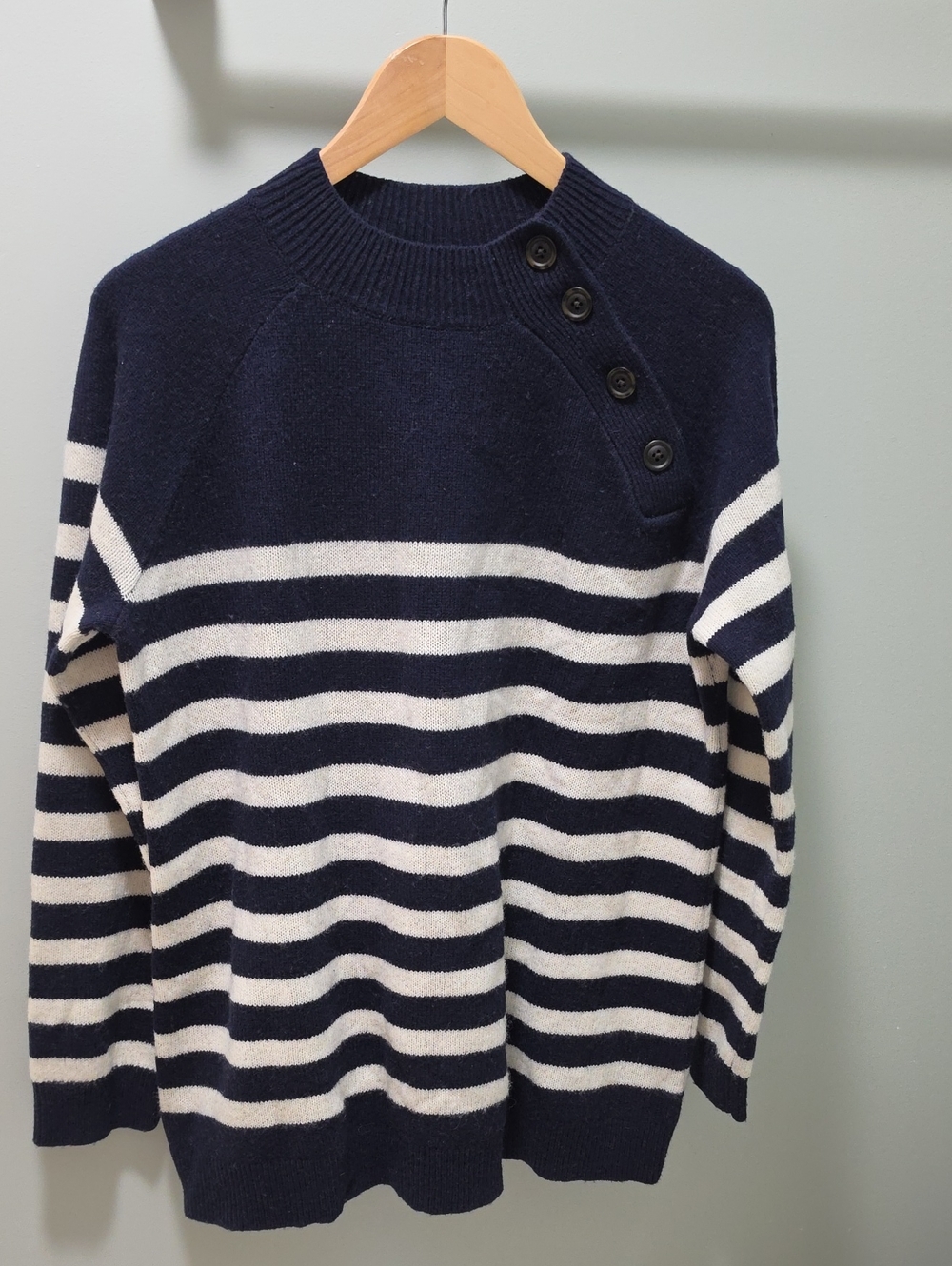 L.L. Bean Signature Navy and White Sweater, Womens Size L